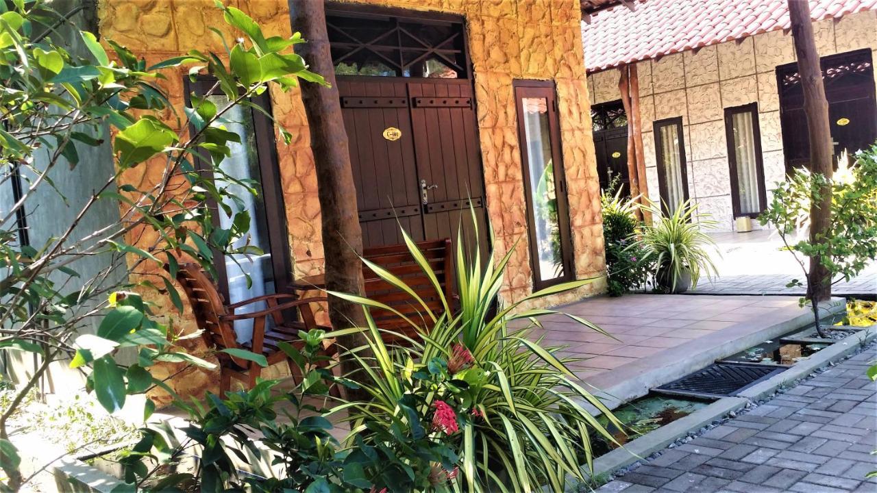 Maple Leaf Hotel Negombo Exterior photo